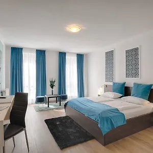 Hotel Triple M, Budapeste