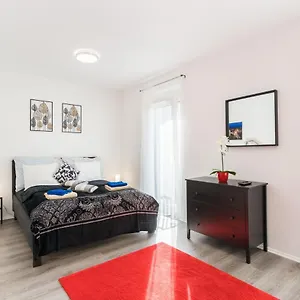 New Blue Danube With Balcony And Parking Budapest