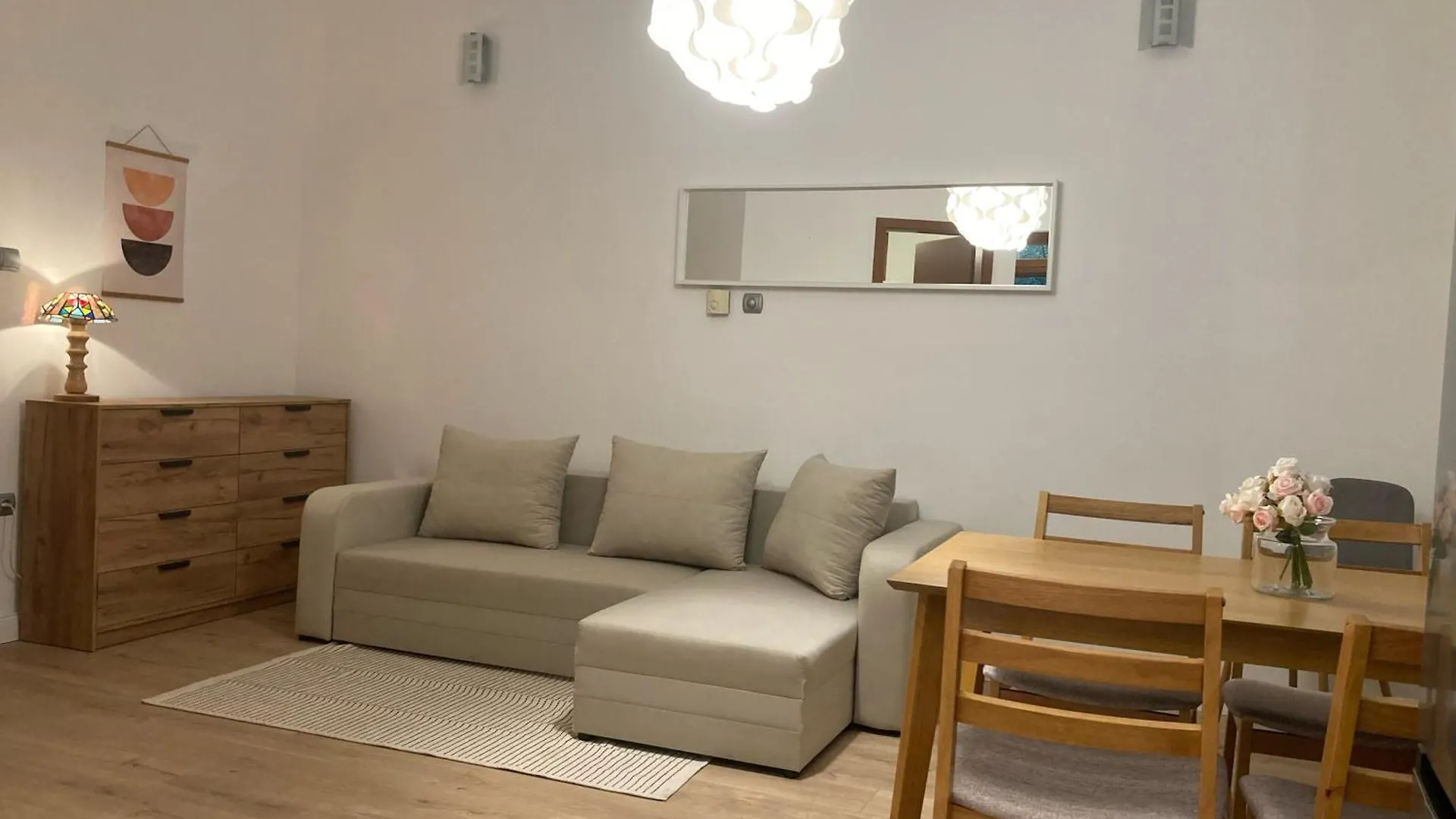 High Noon Apartment location